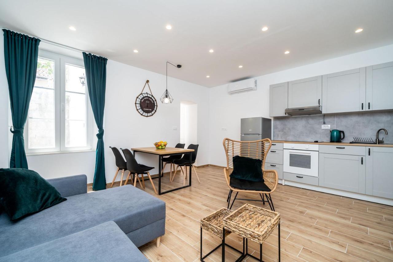 Apartments Marta ซัฟทัท ภายนอก รูปภาพ