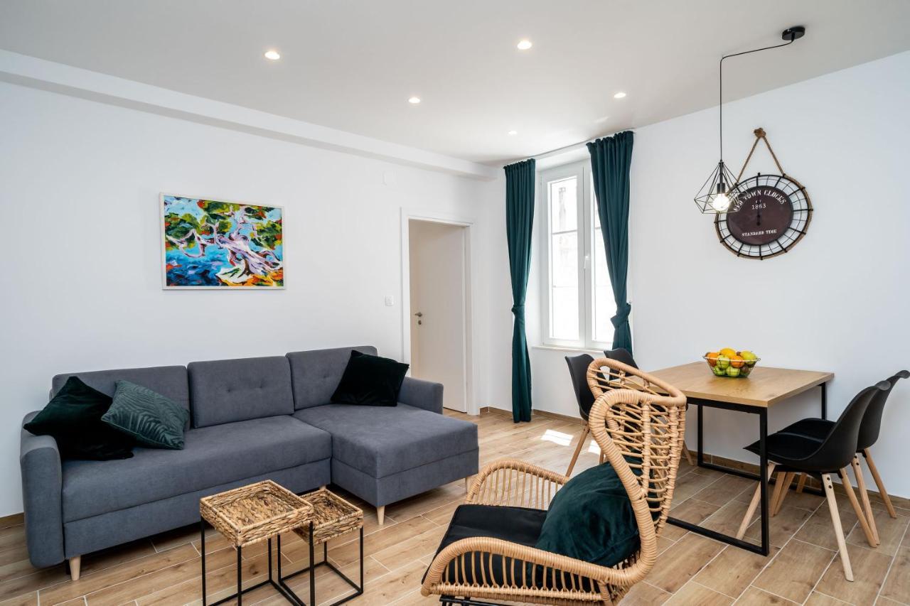 Apartments Marta ซัฟทัท ภายนอก รูปภาพ