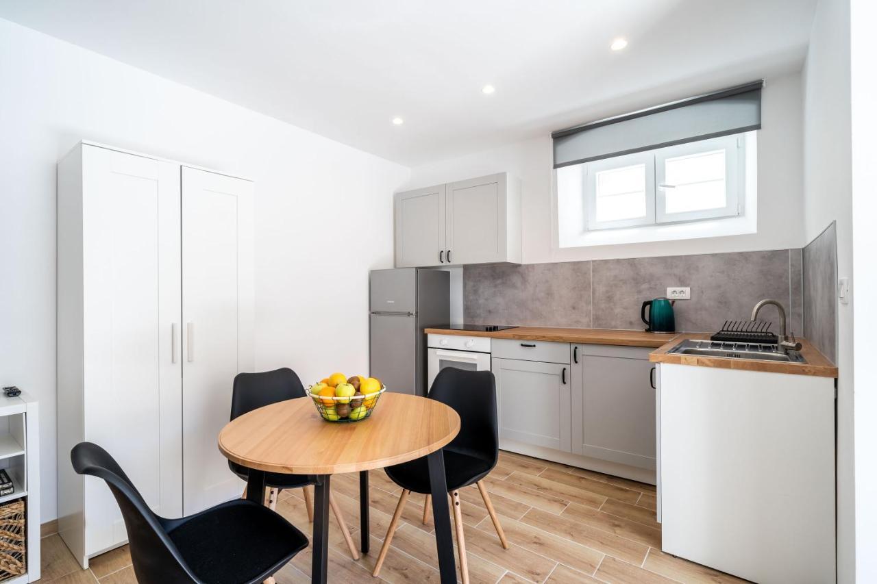 Apartments Marta ซัฟทัท ภายนอก รูปภาพ