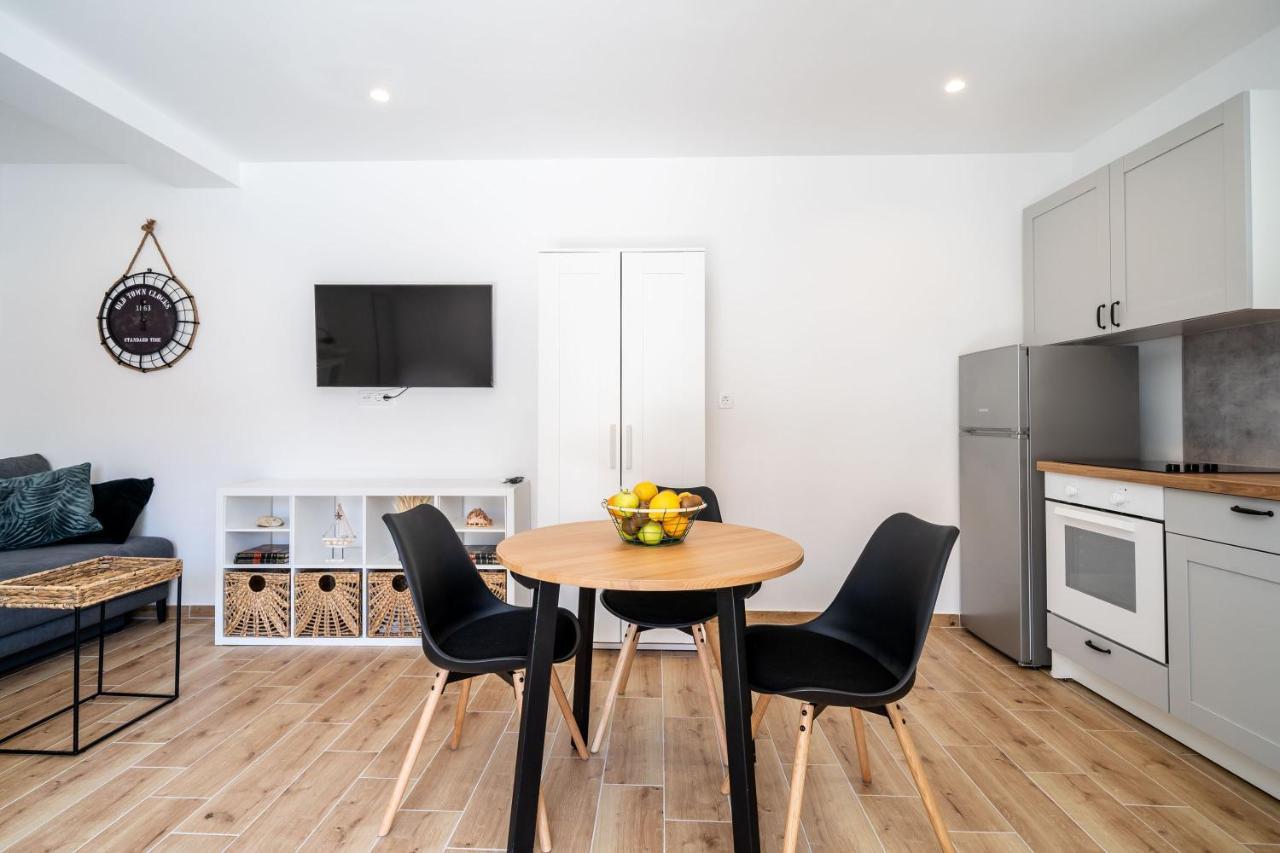 Apartments Marta ซัฟทัท ภายนอก รูปภาพ