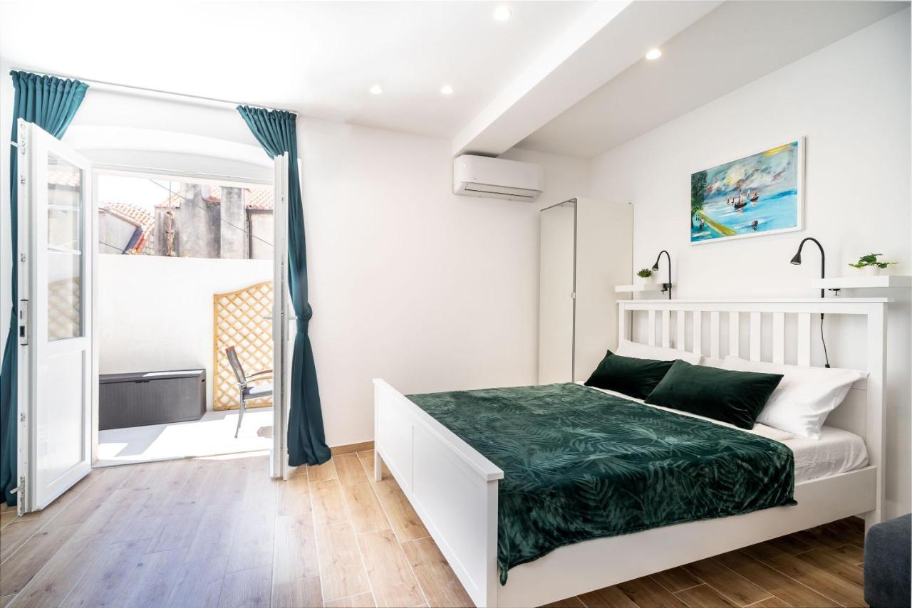 Apartments Marta ซัฟทัท ภายนอก รูปภาพ