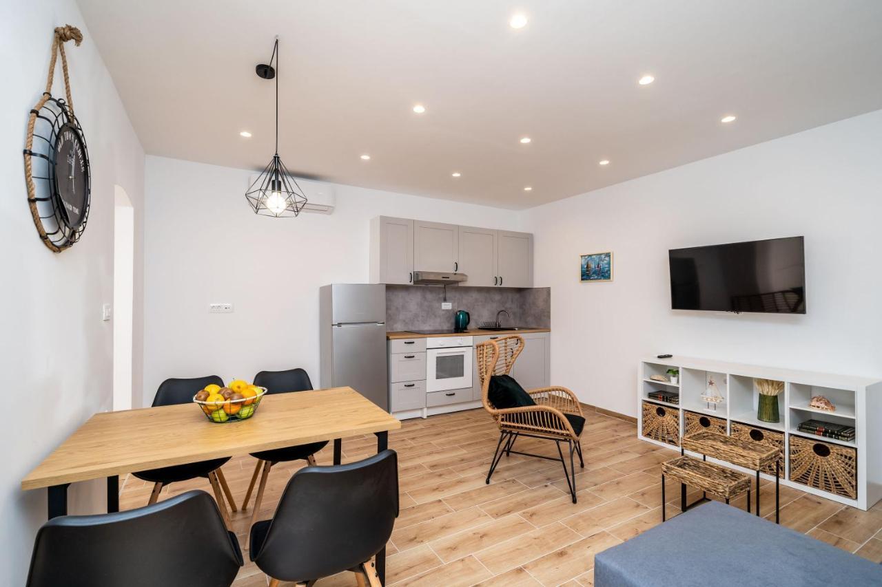 Apartments Marta ซัฟทัท ภายนอก รูปภาพ