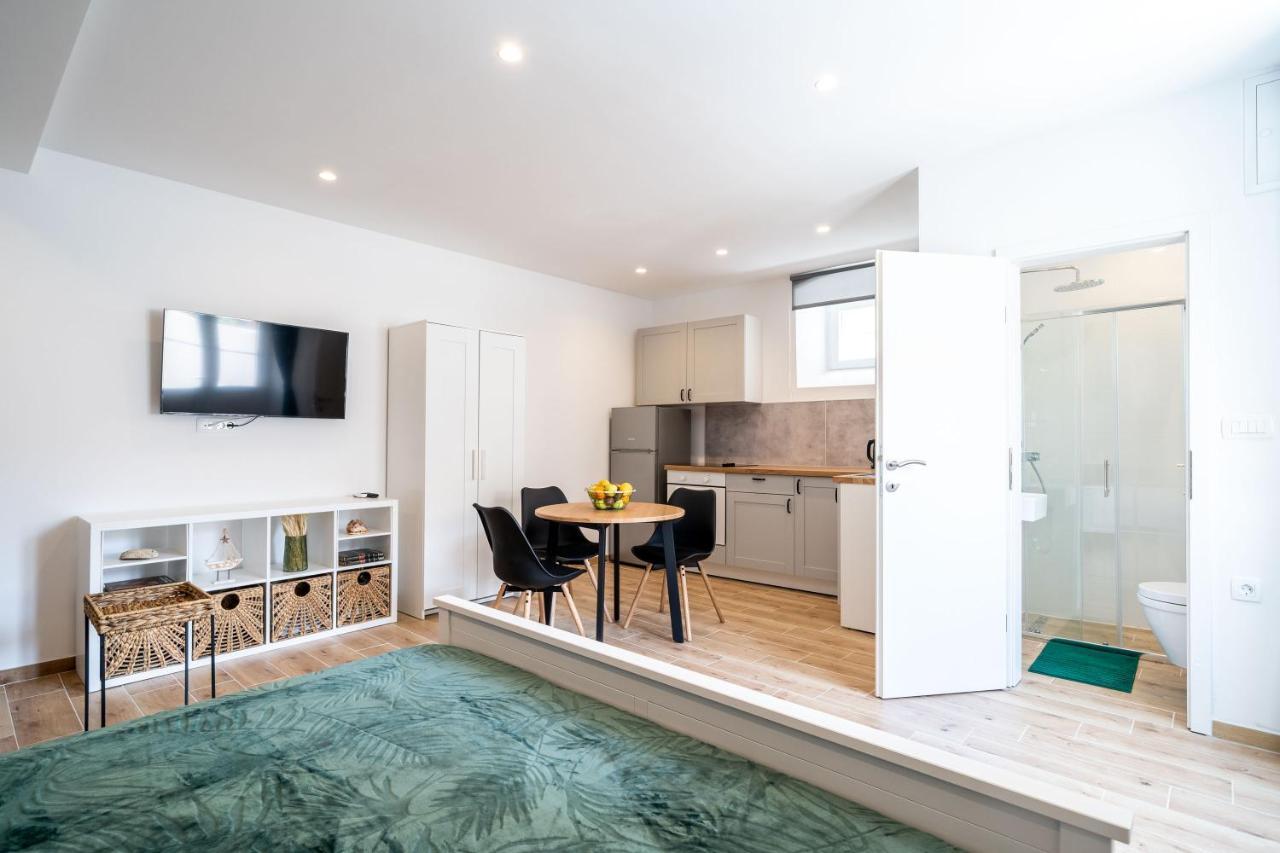 Apartments Marta ซัฟทัท ภายนอก รูปภาพ